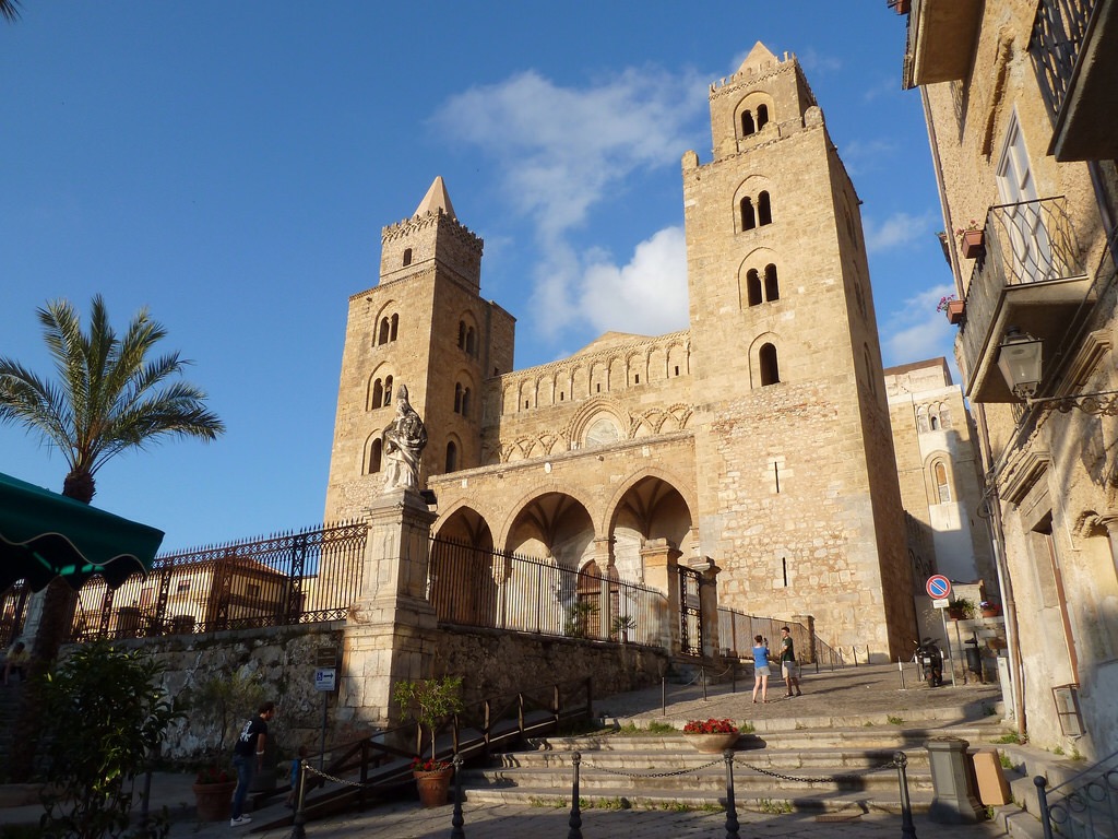 Cefalu - Old town